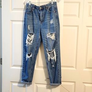 Cute ripped jeans 👖